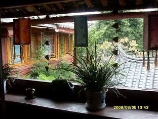Overseas Inn Lijiang  Exteriör bild